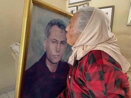 وفاة والدة الأسير كريم يونس من قرية عارة